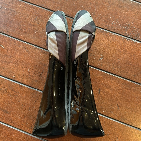 BURBERRY Patent Leather Flats. Size 36. Excellent condition! - Picture 8 of 15